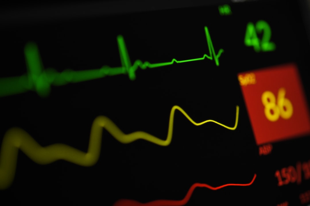 Moniteur de constantes utilisé dans un contexte de soins d'urgence