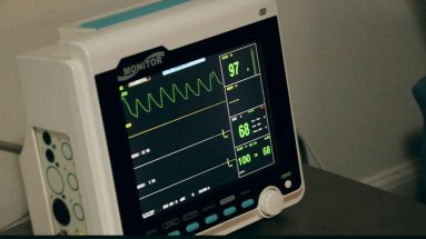 Électrocardiogramme pour les révisions ambulancières sur la douleur thoracique